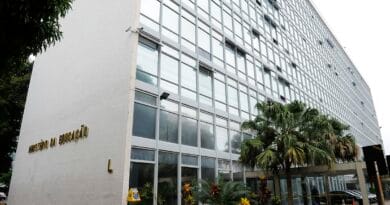 Corte de orçamento de universidades e colégios federais é realizado pelo Mec