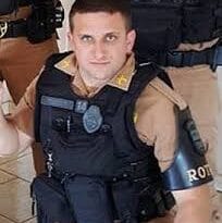 Policial mata seis pessoas da família e dois desconhecidos