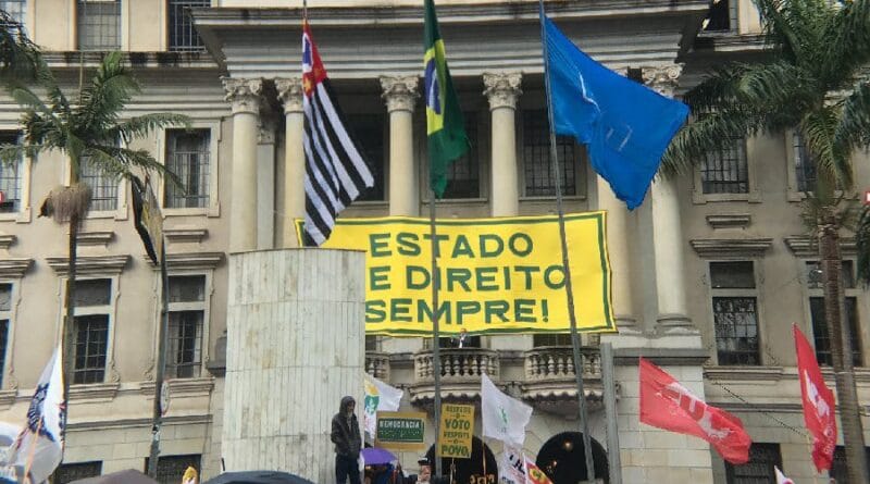 Cartas às brasileiras e aos brasileiros em defesa do Estado Democrático