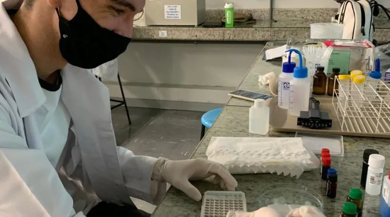 Bruno Carrijo, estudante de Medicina do Centro Universitário de Brasília desenvolveu novo método de diagnostico para hepatite B