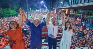 Lula comemora a vitória nas eleições