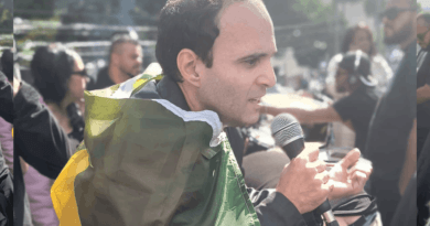 O cantor Edu Silvera na Marcha pra Jesus 2024, em São Paulo. Foto: Rádio Aviva Jaraguá