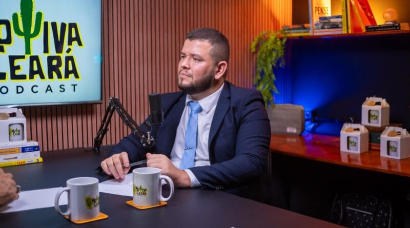 O advogado e podcaster Oswaldo Cardoso. Foto: Estúdio 24frames.