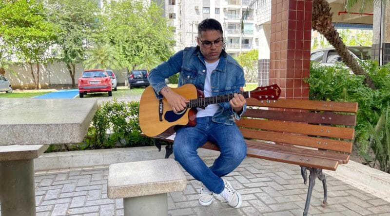 O cantor gospel Francis Santos. Foto: Divulgação.