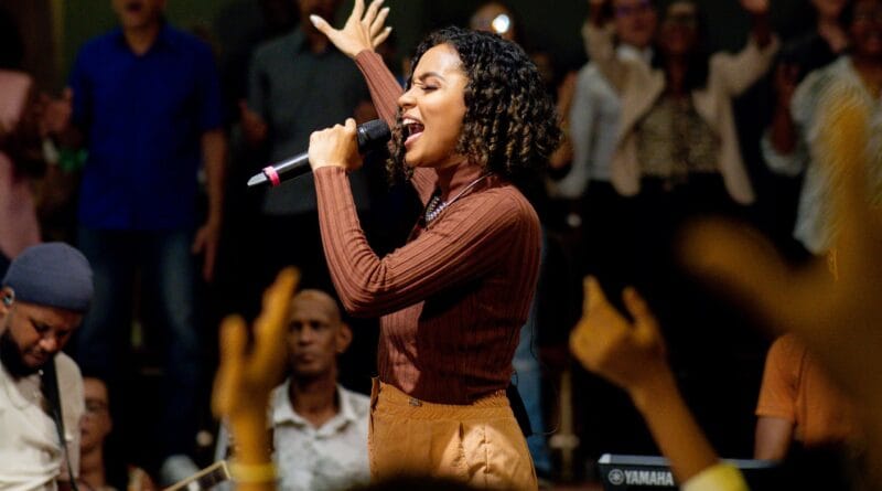 A cantora gospel Tirza Almeida. Foto: Bruno Costa Filmes.