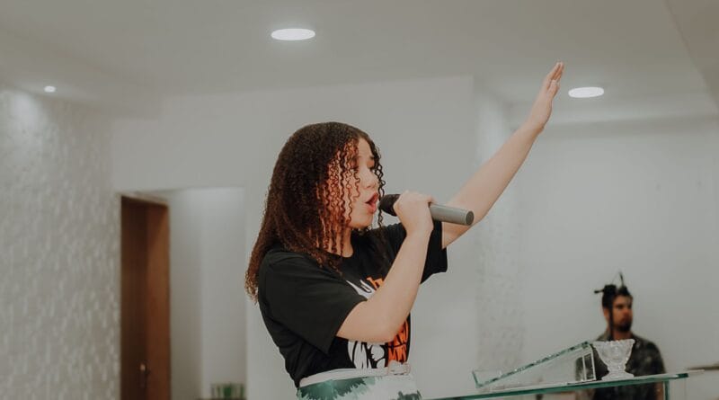 A cantora gospel Alana Araújo. Foto: Kaike Kamia.