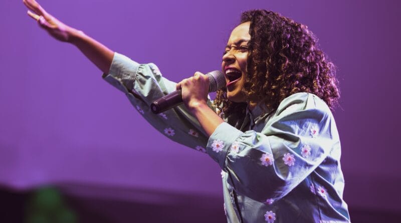 A cantora gospel Tirza Almeida. Foto: Alice Costa.