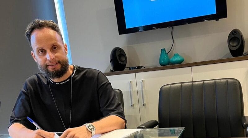 Cantor Edu Lucassi assina contrato com a gravadora Gospel Music Brasil. Foto: Tiago Bacelar.