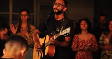 O cantor gospel Junior Ferraz. Foto: Divulgação.