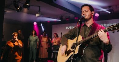 O cantor gospel Lucas Brondi. Foto: Divulgação.