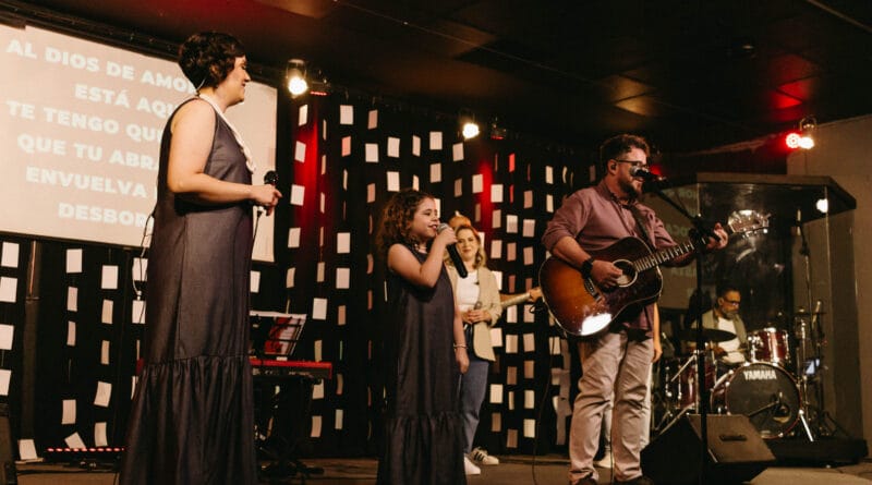 O cantor gospel Carlinhos Falsetti. Foto: Divulgação.