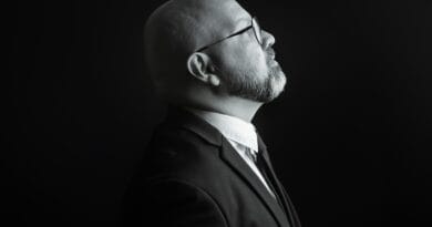 O cantor e pastor Jônatas Ambrozio. Foto: Divulgação.