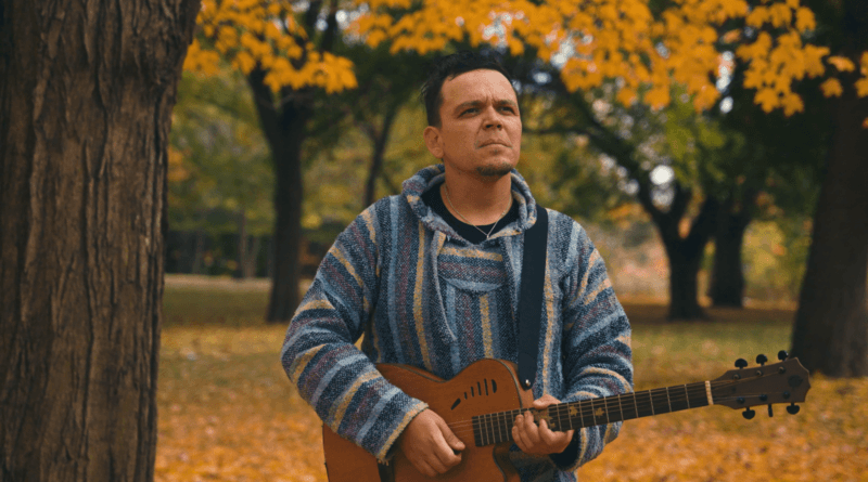 O cantor e compositor Dadai. Foto: Ramon Vasconcelos.