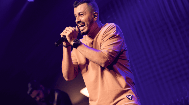 O cantor Stéfanno Dias. Foto: Raquel Dias.