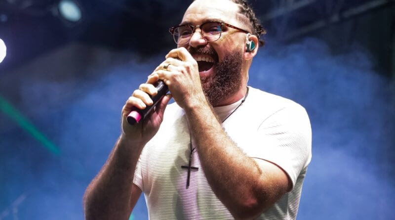 O cantor Jhonny Salvação na Marcha pra Jesus de Curitiba. Foto: Agencia @youcanmarketing.