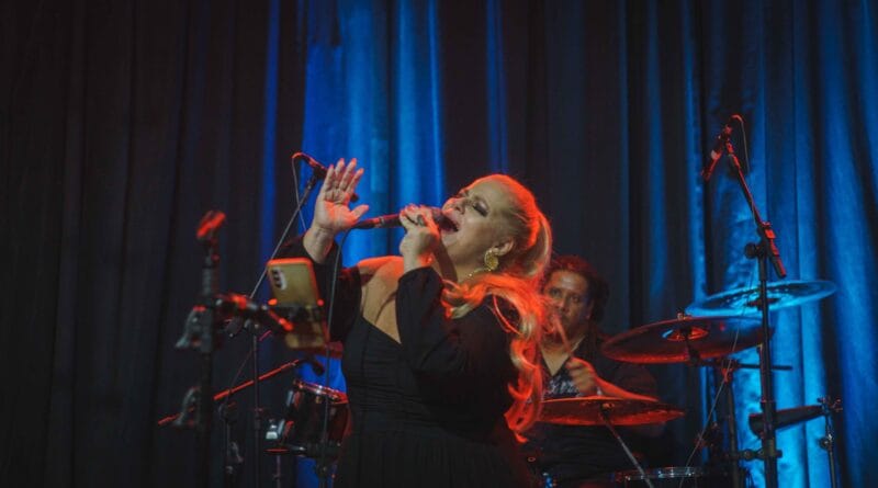 A cantora Yane Caracas. Foto: Divulgação.