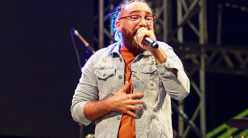 O cantor Jhonny Salvação na Marcha pra Jesus de Manaus em 2025. Foto: Divulgação.