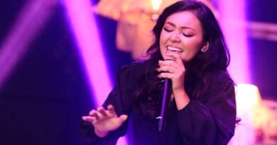 A cantora Júuh Sales. Foto: Caique Kamiya.