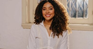 A cantora Gabriela Gomes. Foto: Divulgação.