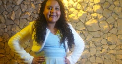 A cantora gospel Íngrid Vitória. Foto: Trindade Records.