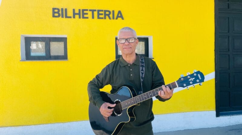O cantor gospel Roberto Dom. Foto: Divulgação.
