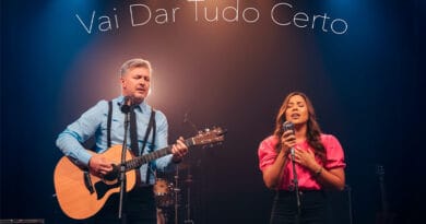 O cantor Waldecy Aguiar e a cantora Amanda Wanessa. Foto: Divulgação.
