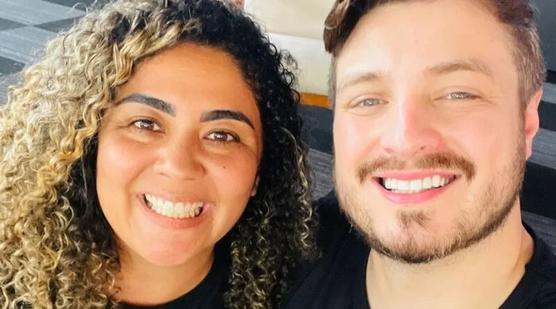 A cantora Núbia Alencar e o produtor Rafael Mozzato. Foto: Divulgação.