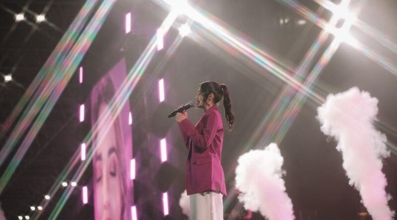 A cantora e compositora Nicoli Francini. Foto: Júnior Nunes.