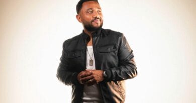 O cantor gospel Eli Soares. Foto: Divulgação.