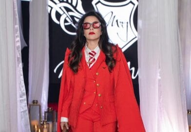 Jaqueline Chaves vive momento de glamour ao cruzar passarela em desfile pop