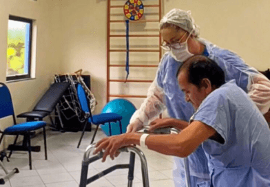 Gratidão: após alta, ex-paciente da CCC retorna ao espaço para agradecer profissionais e reviver momentos