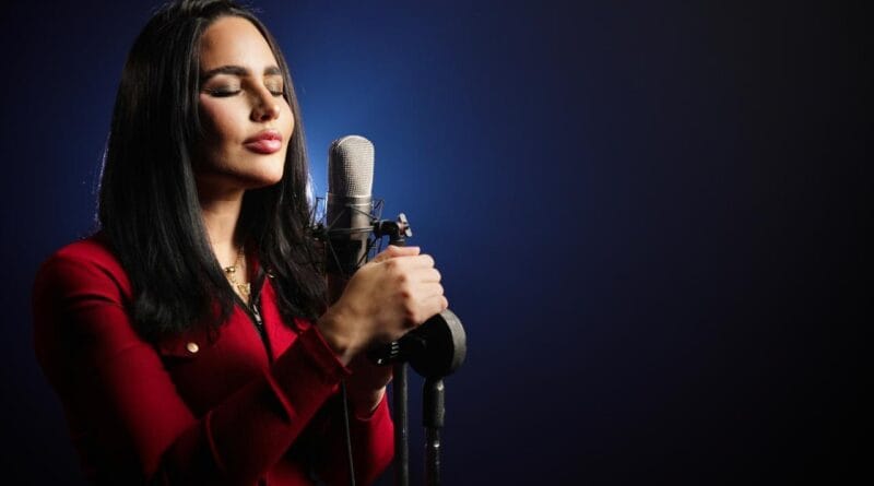 A cantora Perlla. Foto: Divulgação.