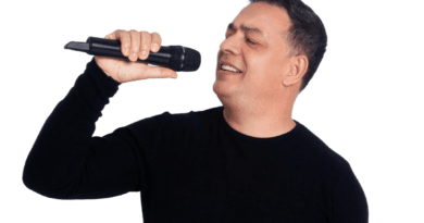 O cantor gospel Charlys. Foto: Divulgação.