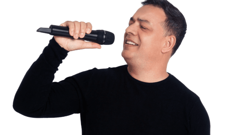 O cantor gospel Charlys. Foto: Divulgação.