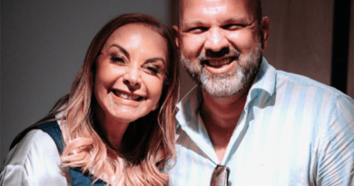 Os cantores Cristina Mel e Jônatas Ambrozio. Foto: Guilherme Santos.