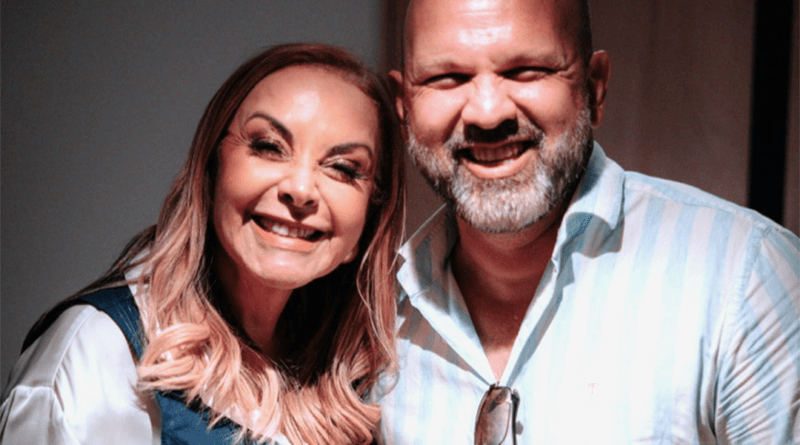 Os cantores Cristina Mel e Jônatas Ambrozio. Foto: Guilherme Santos.