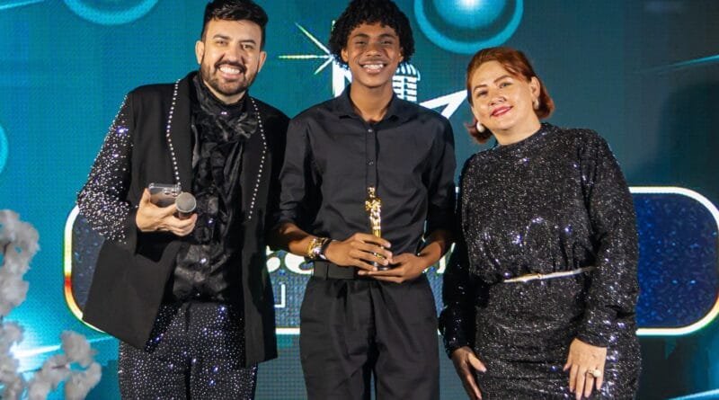 O cantor gospel João Gabriel. Foto: Mateus Silva.