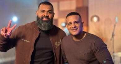 Os cantores Jeyzer Maia e Junior Silca. Foto: Graça Music.