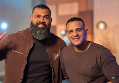 Os cantores Jeyzer Maia e Junior Silca. Foto: Graça Music.