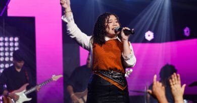 A cantora Alana Araújo. Foto: Todah Music.