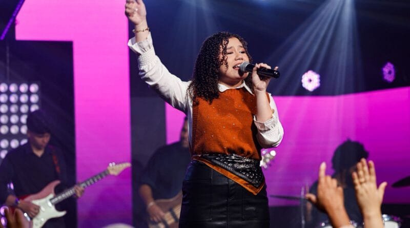 A cantora Alana Araújo. Foto: Todah Music.