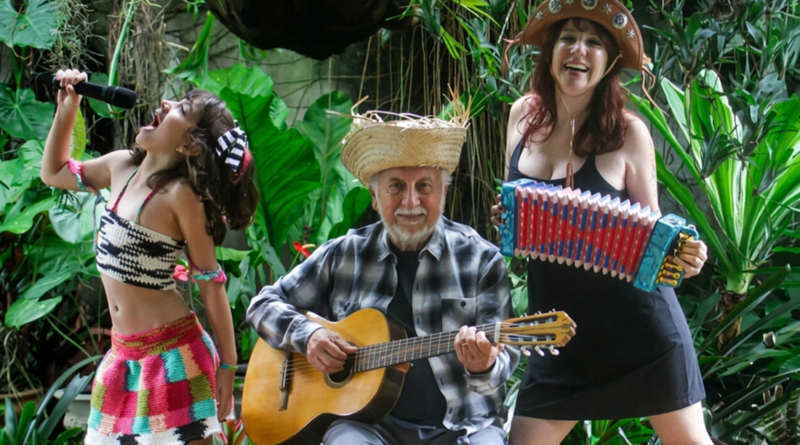 A cantora Georgeana Bonow, sua filha Maju Menescal e Roberto Menescal. Foto: Divulgação.
