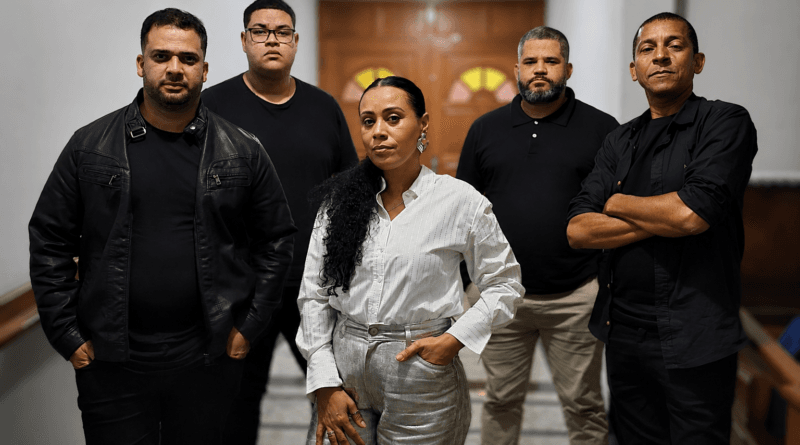 A cantora Erika Guermai e banda. Foto: Divulgação.