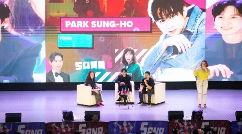 Park Sung-hoon leva multidão ao Sana 2026 Parte 2 em sábado de lotação máxima