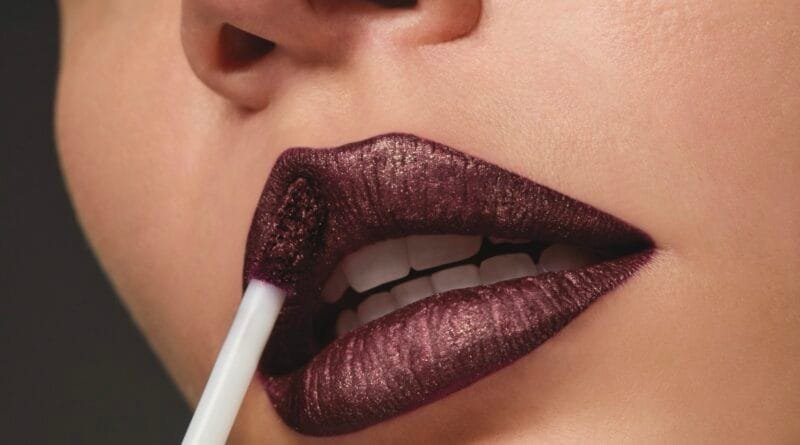 Avon traz lançamentos e se consolida como a marca de maior portfólio de maquiagem de longa duração