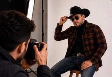 Cacau Jr., cantor e ex-padrasto de Lexa, é cotado em A Fazenda 18