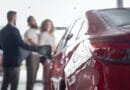Vendas de carros 0km e seminovos seguem em alta, mas queda na rotatividade acende alerta para concessionárias