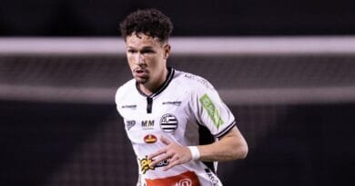 De olho no líder: Jhonathan Silva projeta duelo do Athletic contra o Criciúma De olho no líder: Jhonathan Silva projeta duelo do Athletic contra o Criciúma