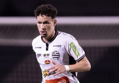 De olho no líder: Jhonathan Silva projeta duelo do Athletic contra o Criciúma 