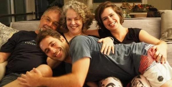 Helena Taliberti e Vagner Diniz, ao lado dos filhos, Camila e Luiz, mortos na tragédia de Brumadinho.